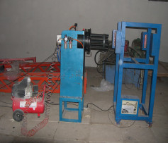 ASTM E1886-2005, ASTM E1996-2008에 따라 수정된 건물 커튼 벽 항풍 잔해 시험 장비