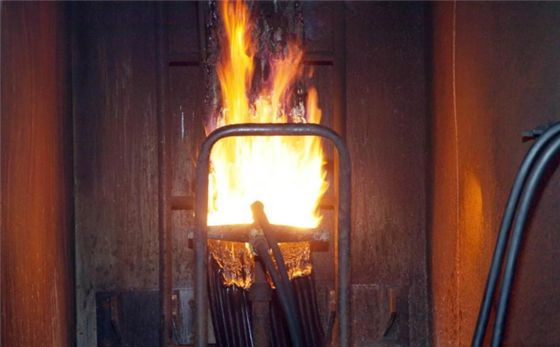 전선 및 케이블 묶음 연소 시험기, 수직 설치된 묶음 전선 및 케이블 시험기