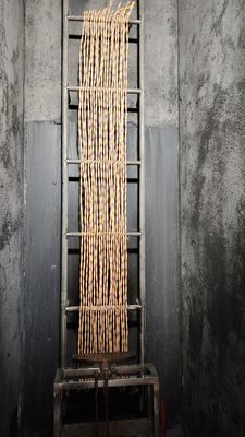 시험 연구소는 전선에 대한 수직 화염 확산 저항 시험을 수행합니다. 시험 장비